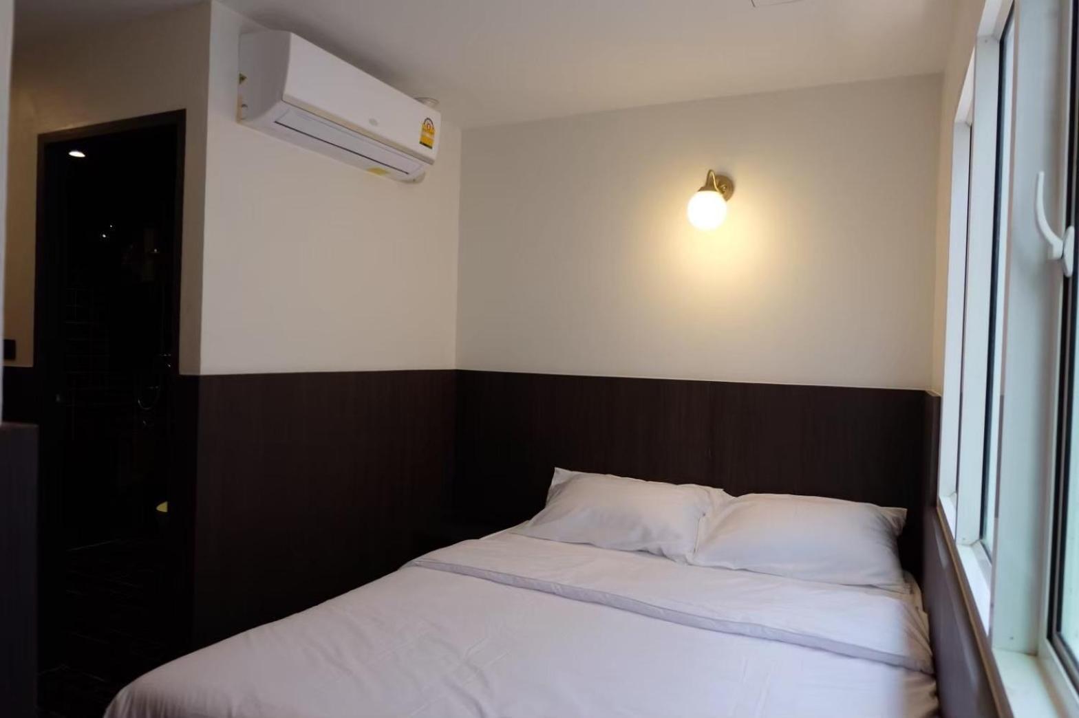 Four Sisters Homestay Bangkok Exterior photo