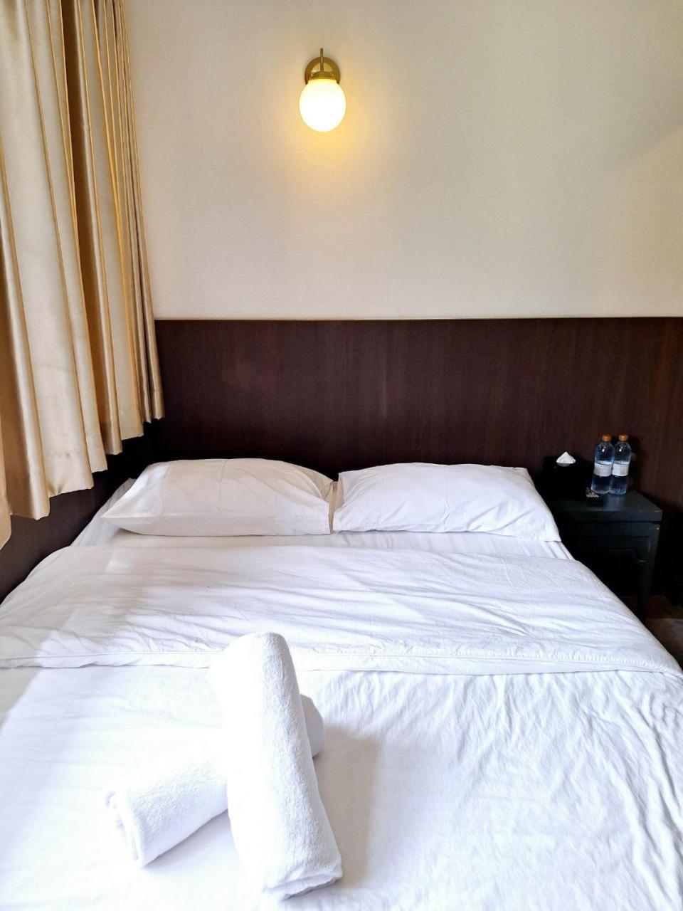 Four Sisters Homestay Bangkok Exterior photo