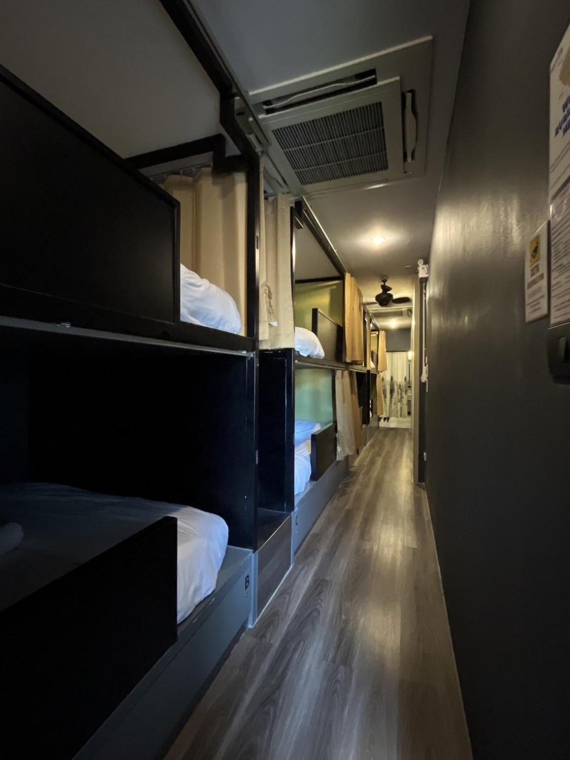 Four Sisters Homestay Bangkok Exterior photo