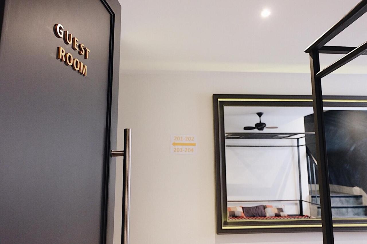 Four Sisters Homestay Bangkok Exterior photo