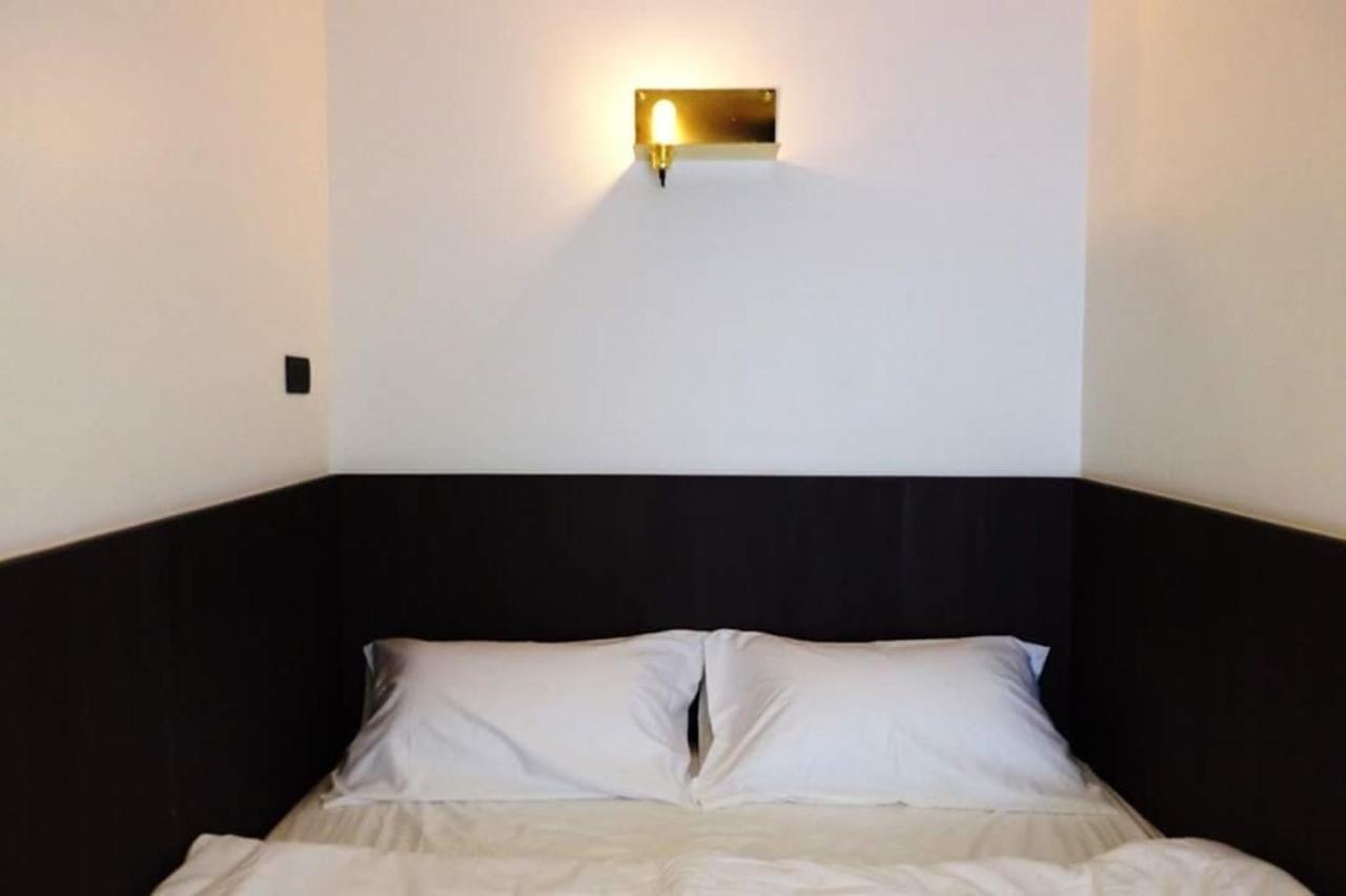 Four Sisters Homestay Bangkok Exterior photo